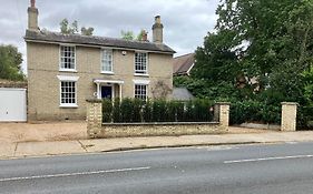 Yew Tree House, Bed & Breakfast In Colchester